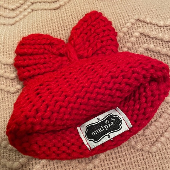 COPY - 5 for $20-Mud Pie Infant knitted hat with bow and scalloped edging. Like… - Picture 3 of 4